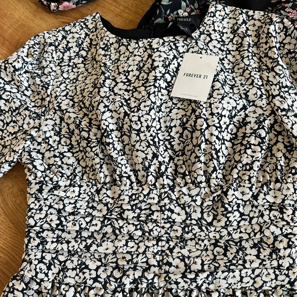 NWT Forever 21 Dresses Size S - Picture 3 of 16